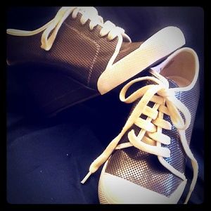 Kenneth Cole Grey & White Sneak-In Around Shoes